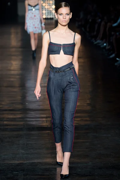 Look 25